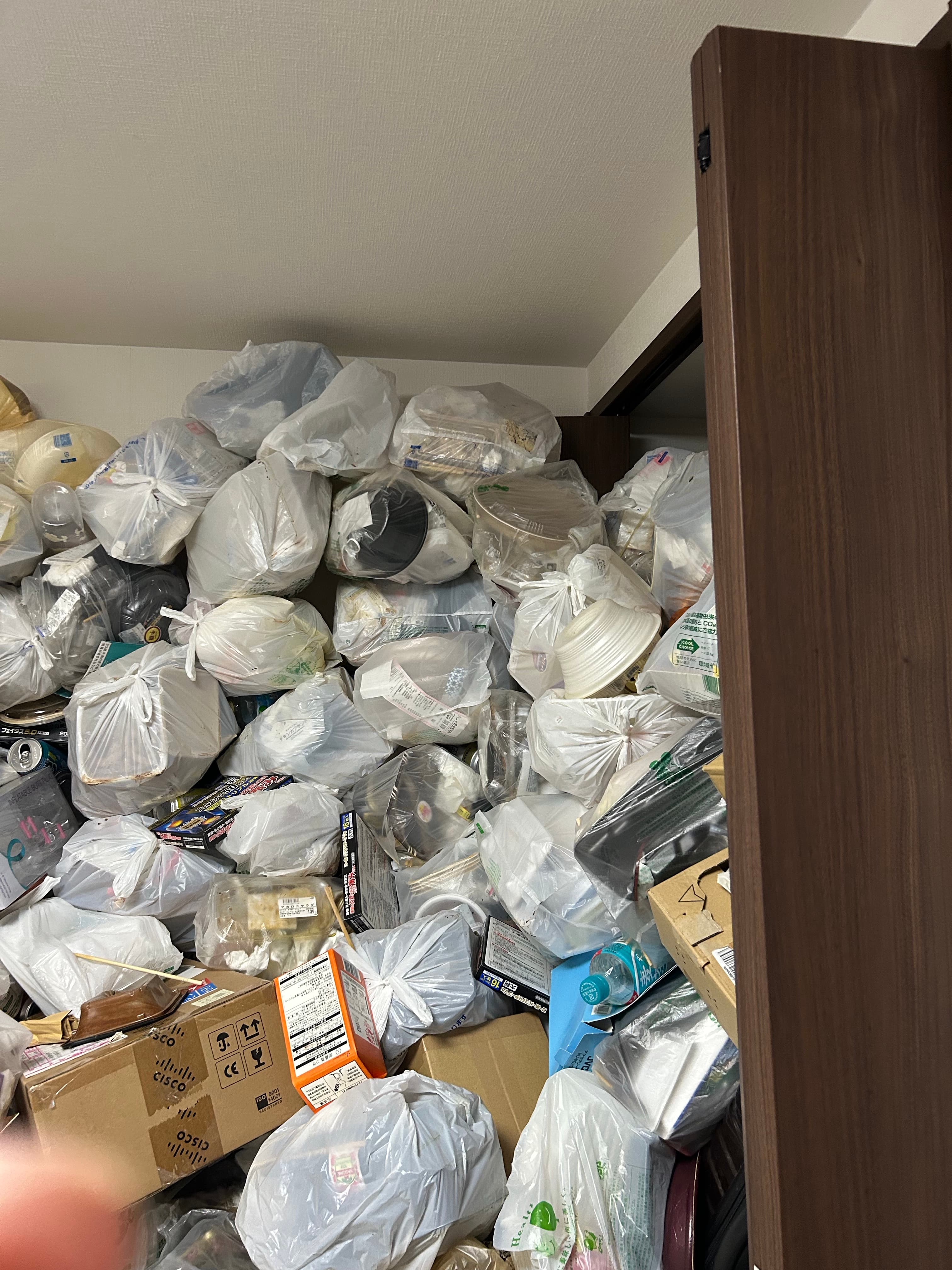 岡山市 B様邸（ゴミ屋敷片付け） Before